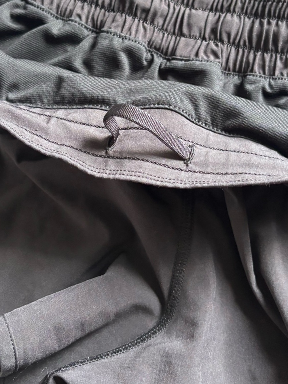 Lululemon Hotty Hot Short II 2.5" in Black - Picture 5 of 10